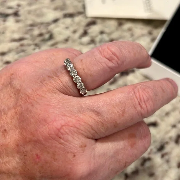 White 18K Diamond Anniversary Ring - Picture 7 of 9